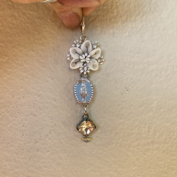 Religious themed Mary hand made dangle earrings - Picture 15 of 17